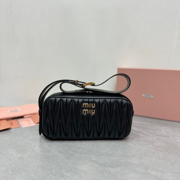 Size: 24 x 11.5 x 7cm